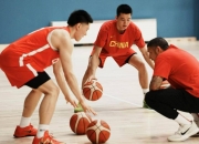 乐鱼体育视频-比赛中球队战胜老对手，展现实力与决心