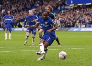 乐鱼体育官方-切尔西后防再失误，惨遭对手绝杀