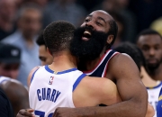 乐鱼体育app下载-关于骑士客场击败勇士，打破连败记录的信息