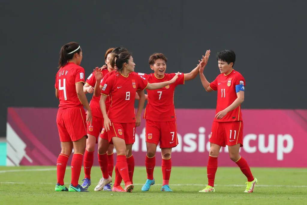 中国女足球员在国际赛场上大放异彩