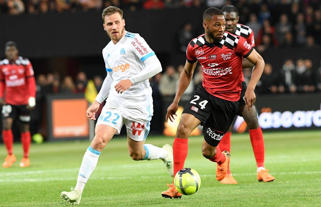 甘冈客场战平，稳固联赛中游位置的简单介绍