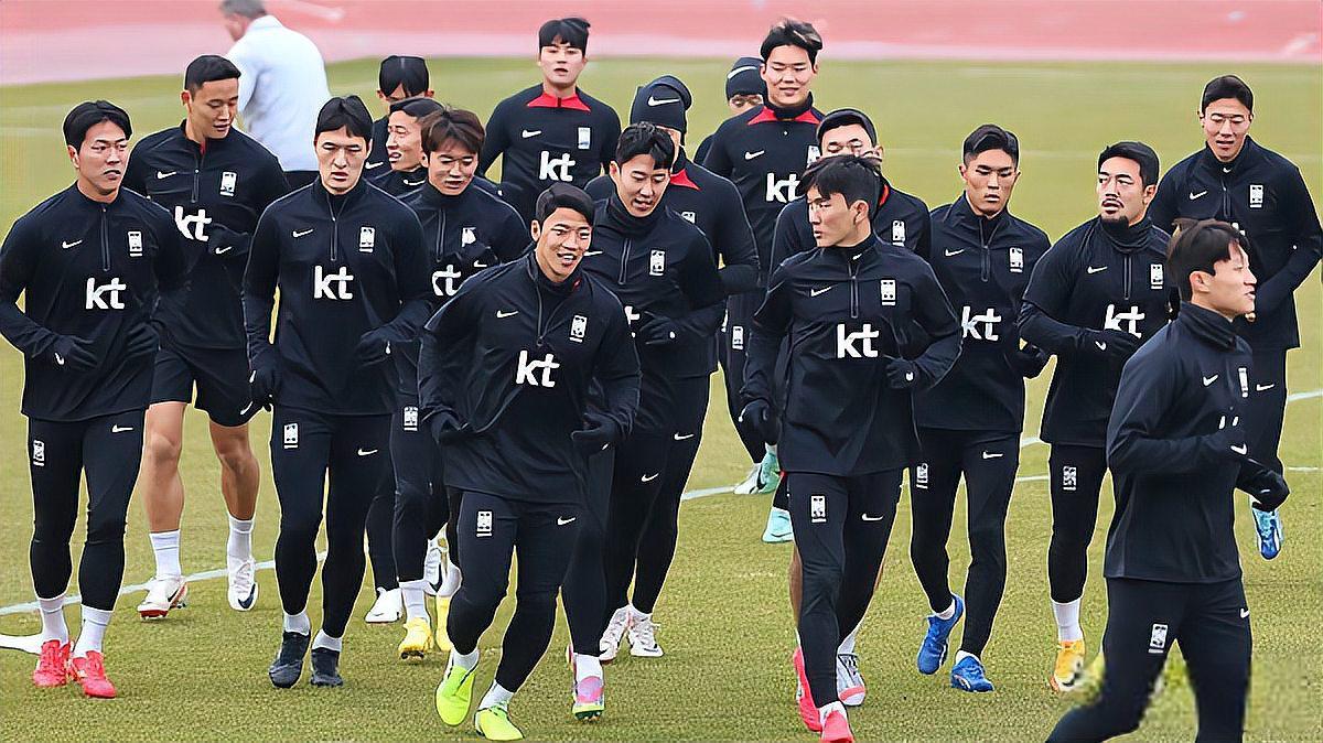 多支球队在比赛前引入新球员，备战决赛