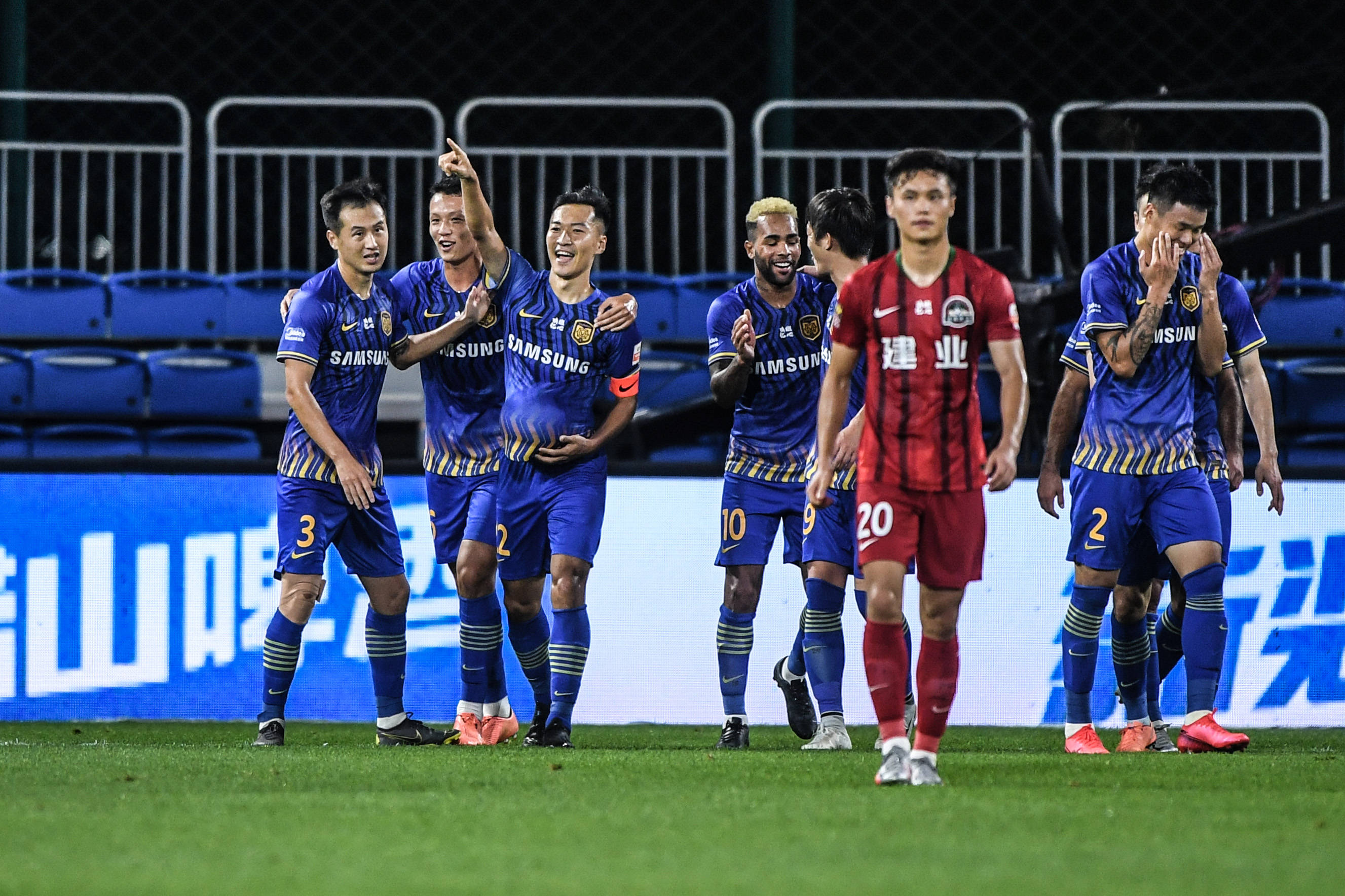 国安困难取胜,中超劲旅一飞冲天的简单介绍 国安困难取胜,中超劲旅一飞冲天的简单介绍