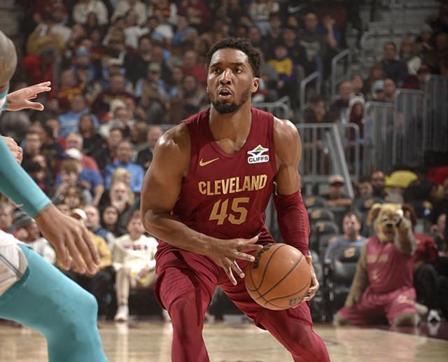 包含肆虐赛场！东亚球队势不可挡，取得胜利的词条