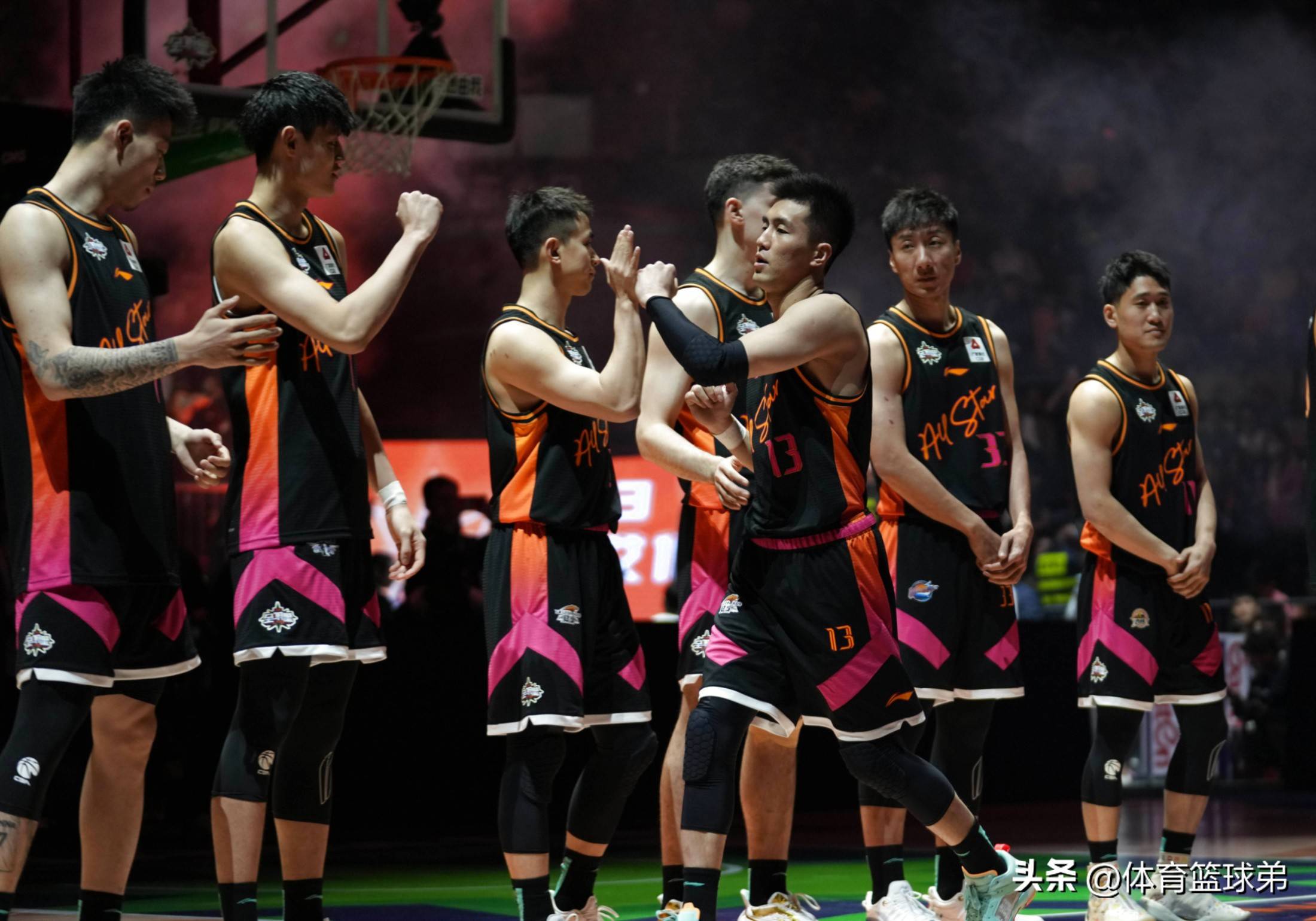 球队外援突然伤退，篮球比赛阵容再度紧张的简单介绍