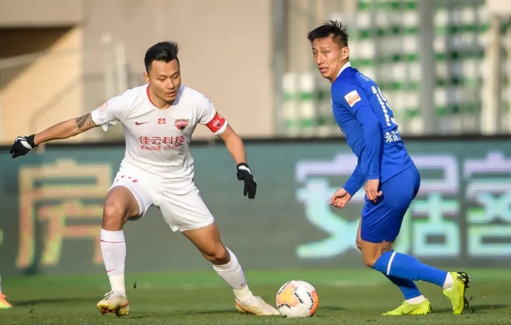 深圳佳兆业外援集体低迷，主帅拟提前换将的简单介绍