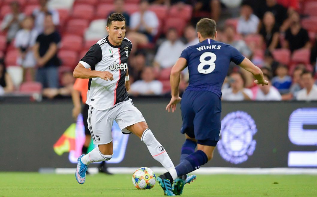 热刺全队备战尤文图斯的重要比赛