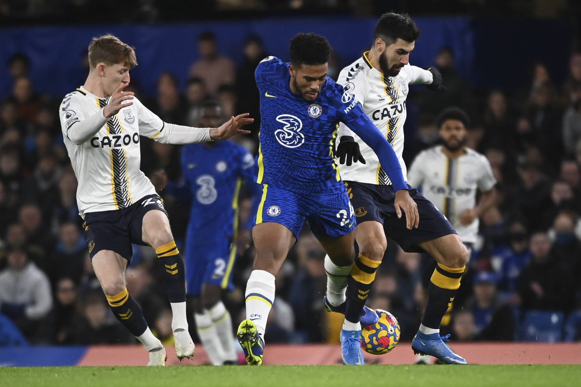 哈德斯菲尔德主场逼平埃弗顿，保持不败的简单介绍