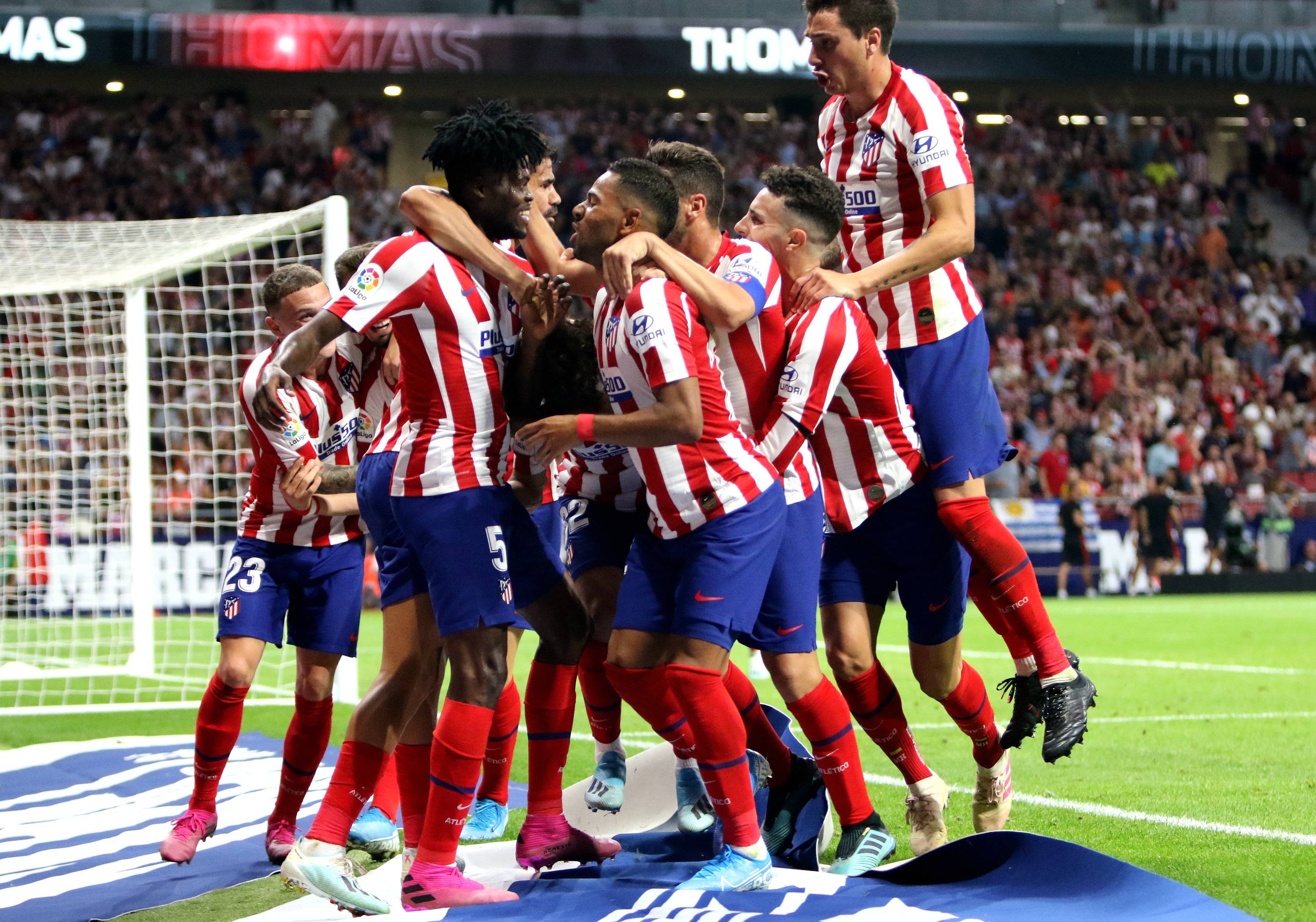 关于格拉纳达主场击败对手，略显胜势的信息