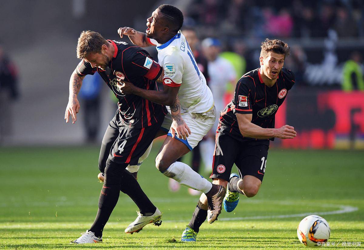 奥格斯堡阻止法兰克福连胜气势高涨