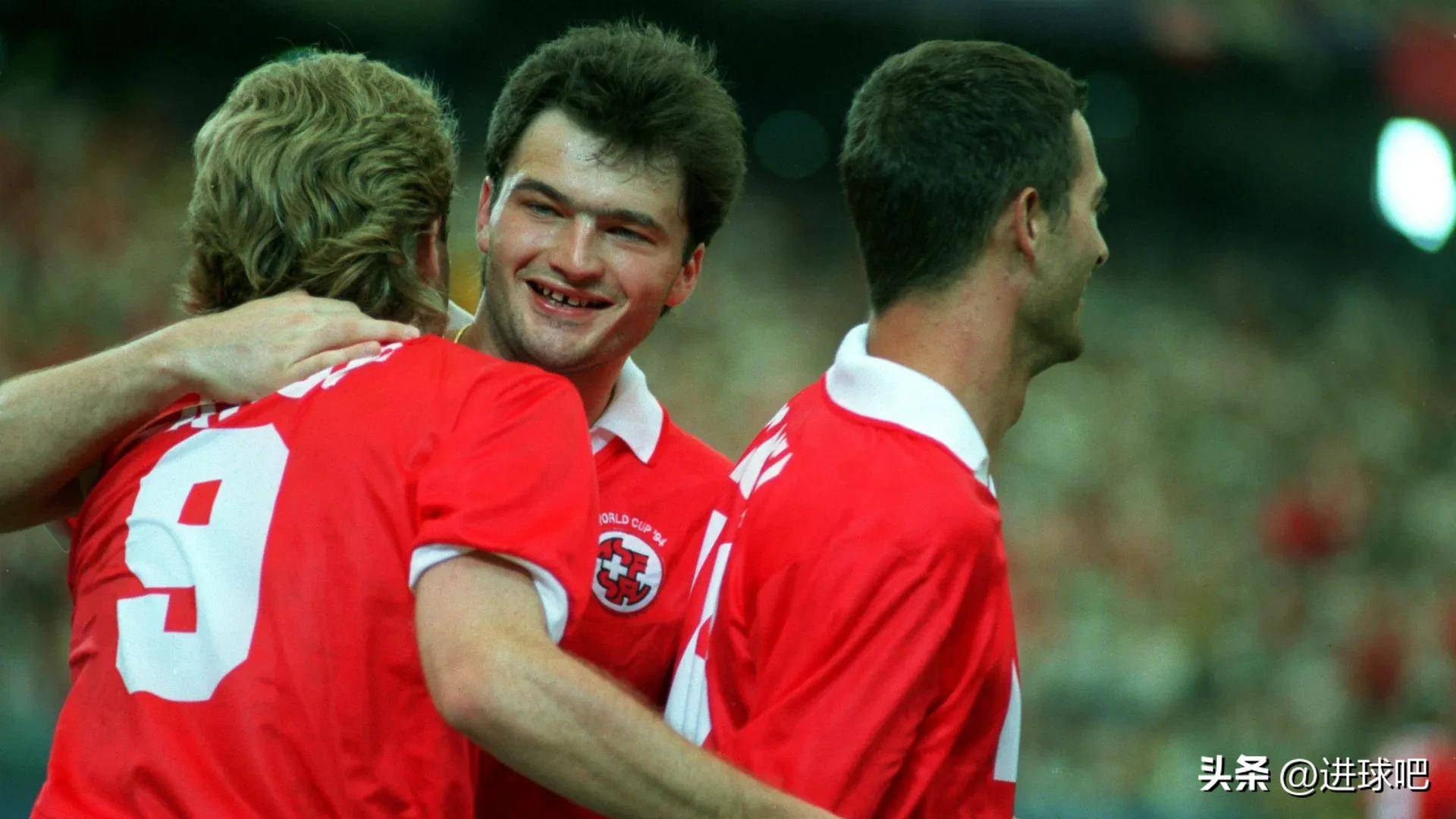 瑞士队大逆转获胜，晋级淘汰赛