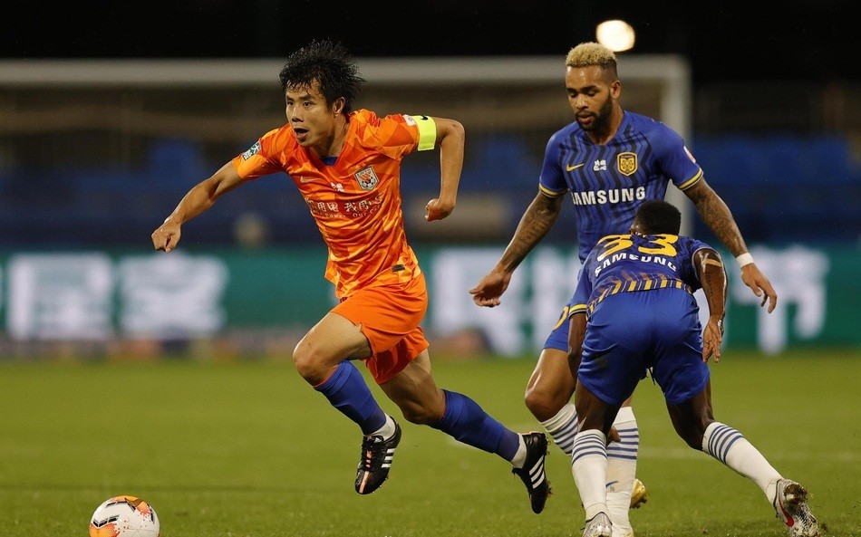 苏宁客场不敌鲁能，痛失领先优势的简单介绍