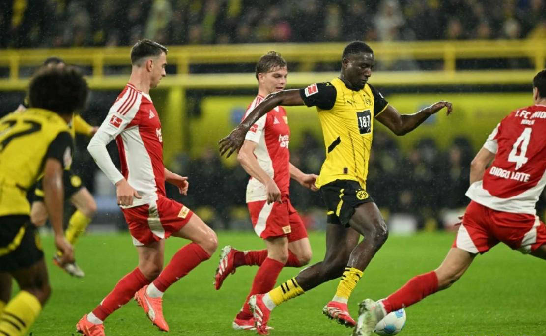 关于胜负未定：拜仁将迎战多特蒙德的信息