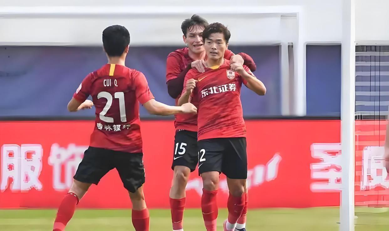 包含长春亚泰-上海申花，两队枯燥平局无进球的词条