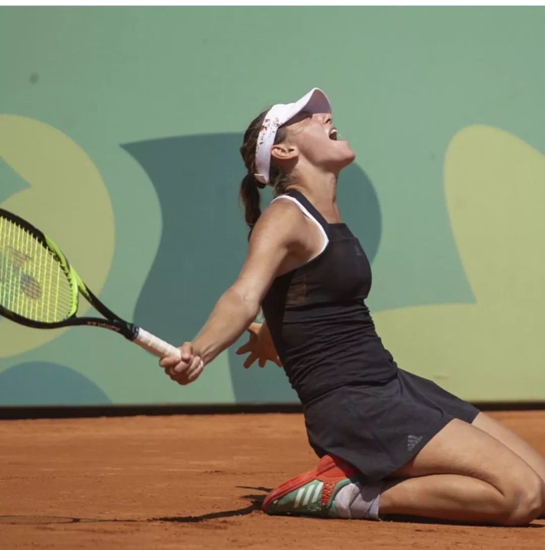 包含斯洛文尼亚女足球员喜获胜利,实力突出的词条 包含斯洛文尼亚女足球员喜获胜利,实力突出的词条